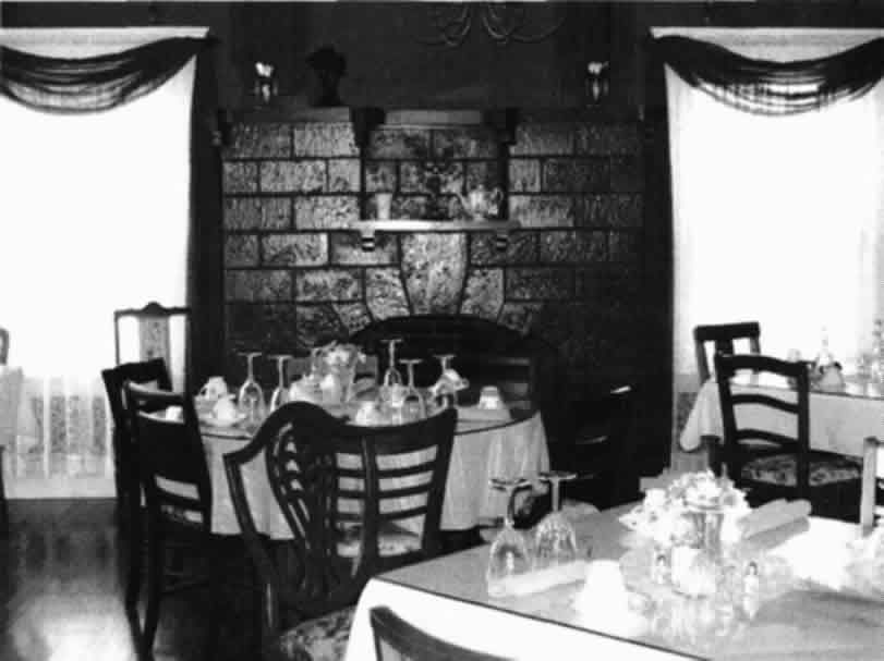 The dining room and fireplace